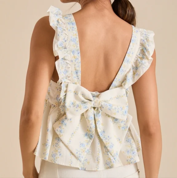 Altar'd State Cream & Blue Floral Print Flutter Sleeve Blouse with Tie Back. #MP - Picture 1 of 8